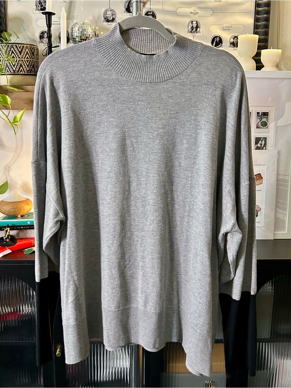 NWT Universal Standard Mel Mockneck Sweater with Black Sleeve Panels